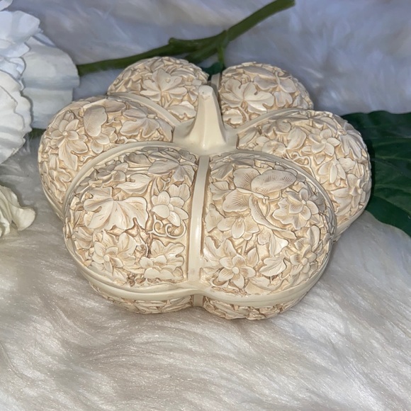 Vintage Floral Carved Ivory Dynasty Pumpkin Jewelry Box Trinket Tray - Picture 3 of 17
